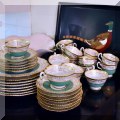 P42. Villeroy & Boch "Twist Bea" china set. 
